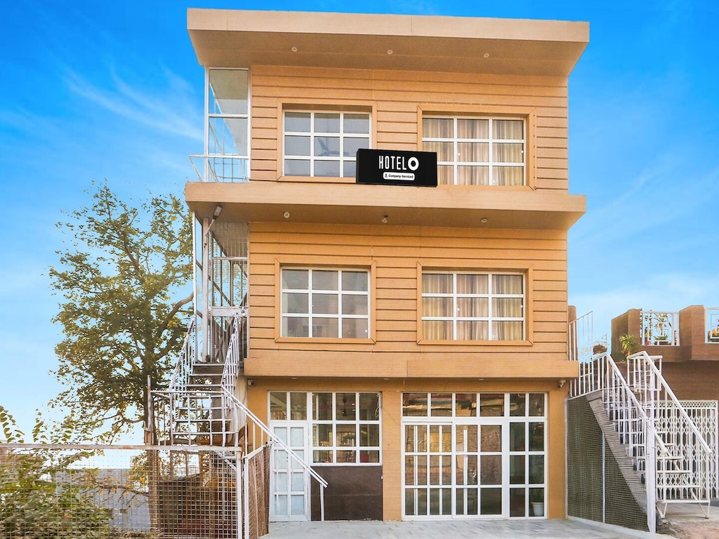 Hotel O Jamrani Witte Huis