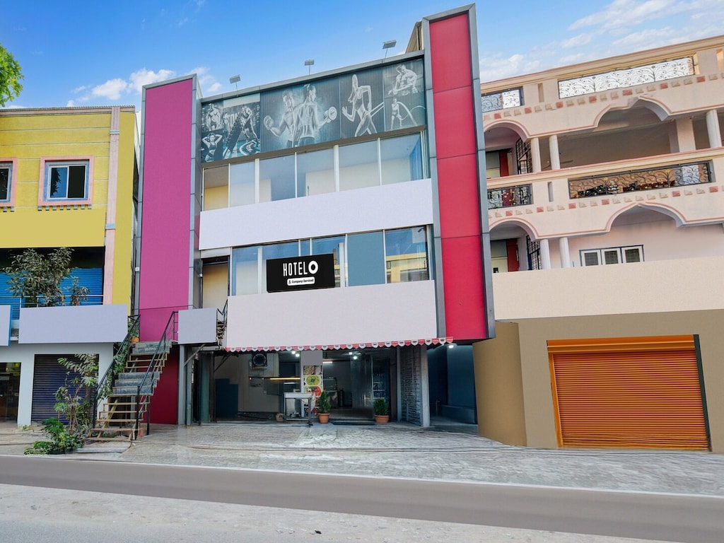 Super Hotel O Neredmet Road