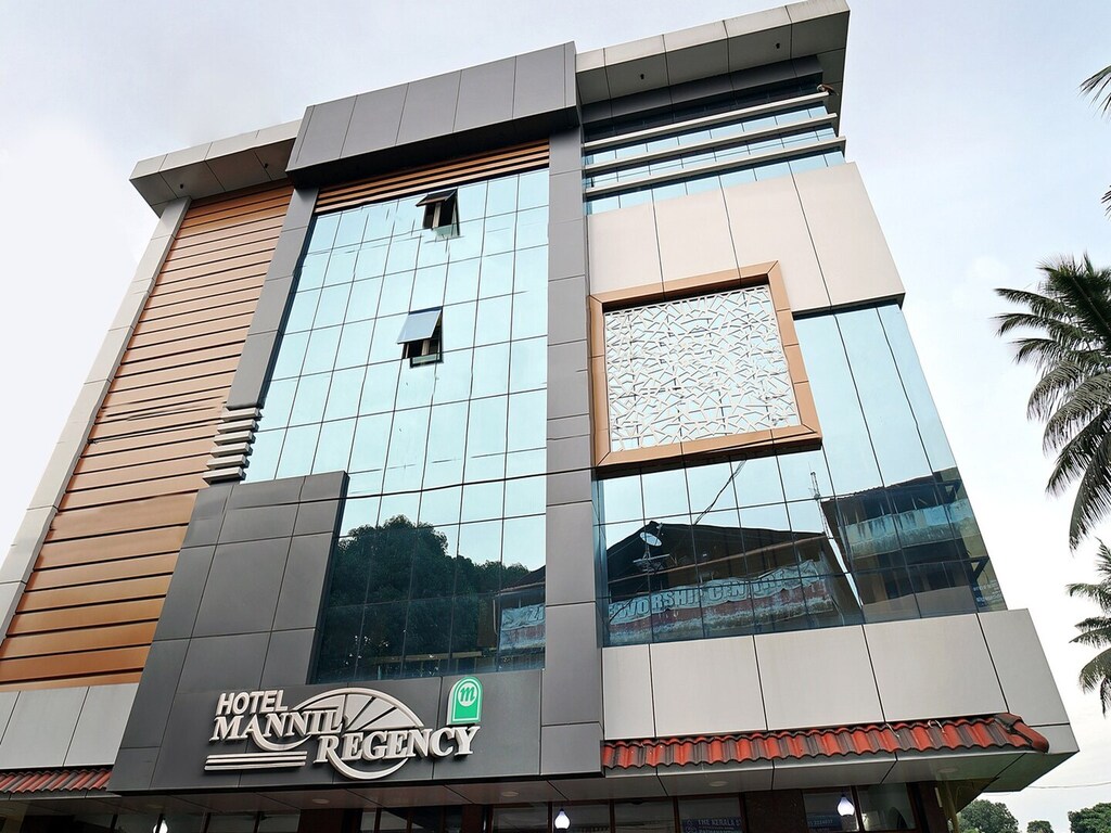 Super Hotel O Pathanamthitta