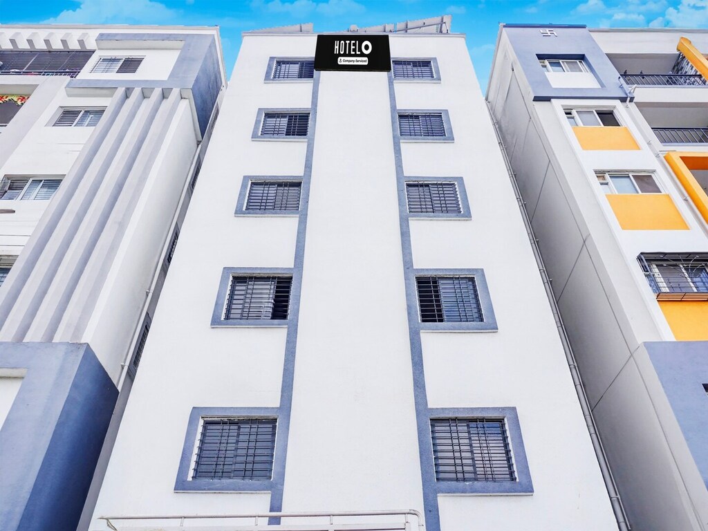 Super Hotel O Manjari Road