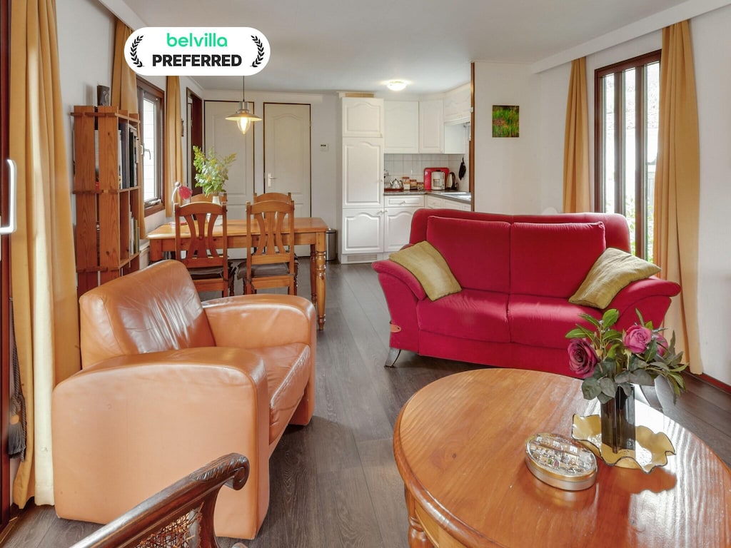 Chalet in Stegeren met Zwembad en Tuinen