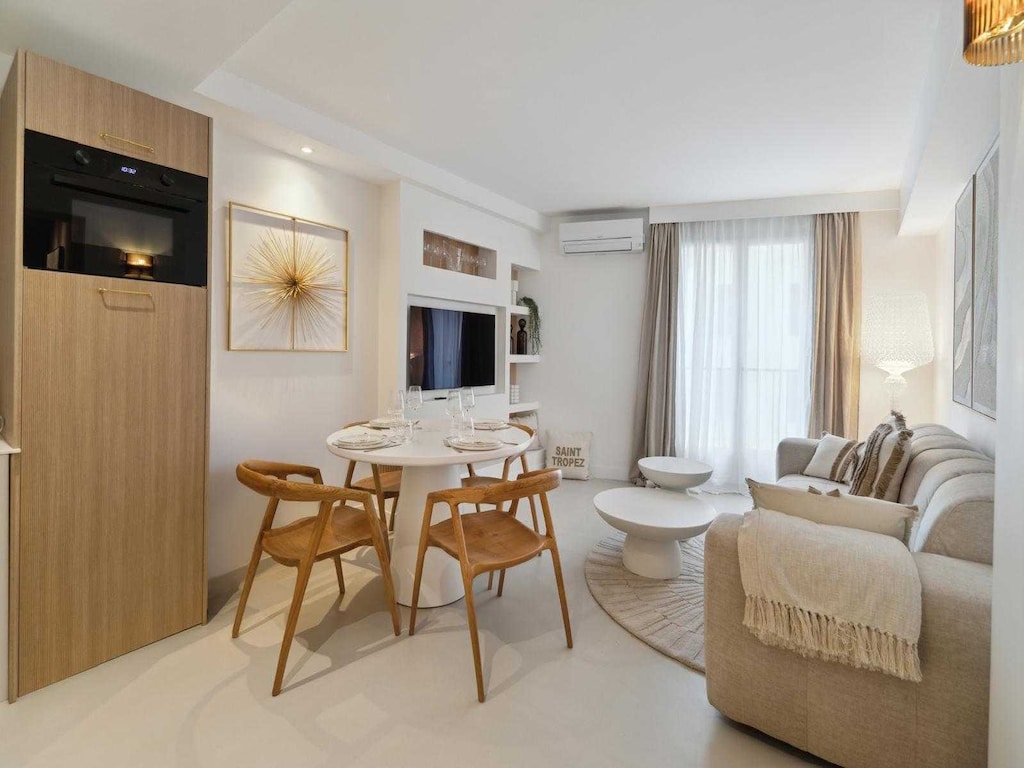 Chique 2BR/4P appartement – Saint-Tropez Lices

