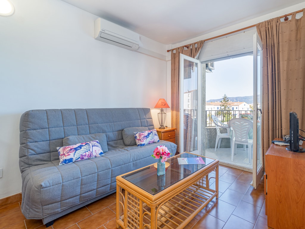 Appartement in Empuriabrava met kanaalzicht