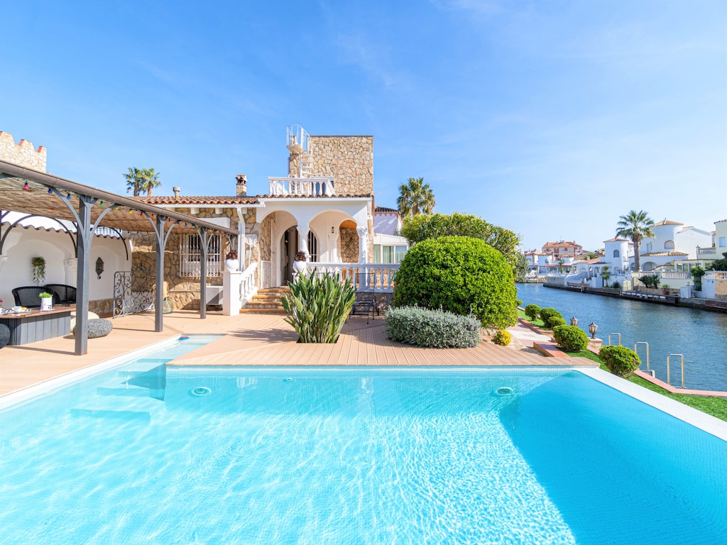 Villa in Empuriabrava met privé-aanlegplaats