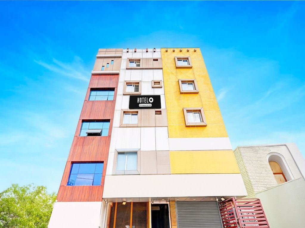 Super Hotel O Srigandhakavalu