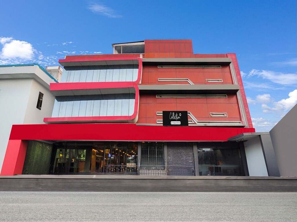 Sammlung O West Vinod Nagar Metro Station