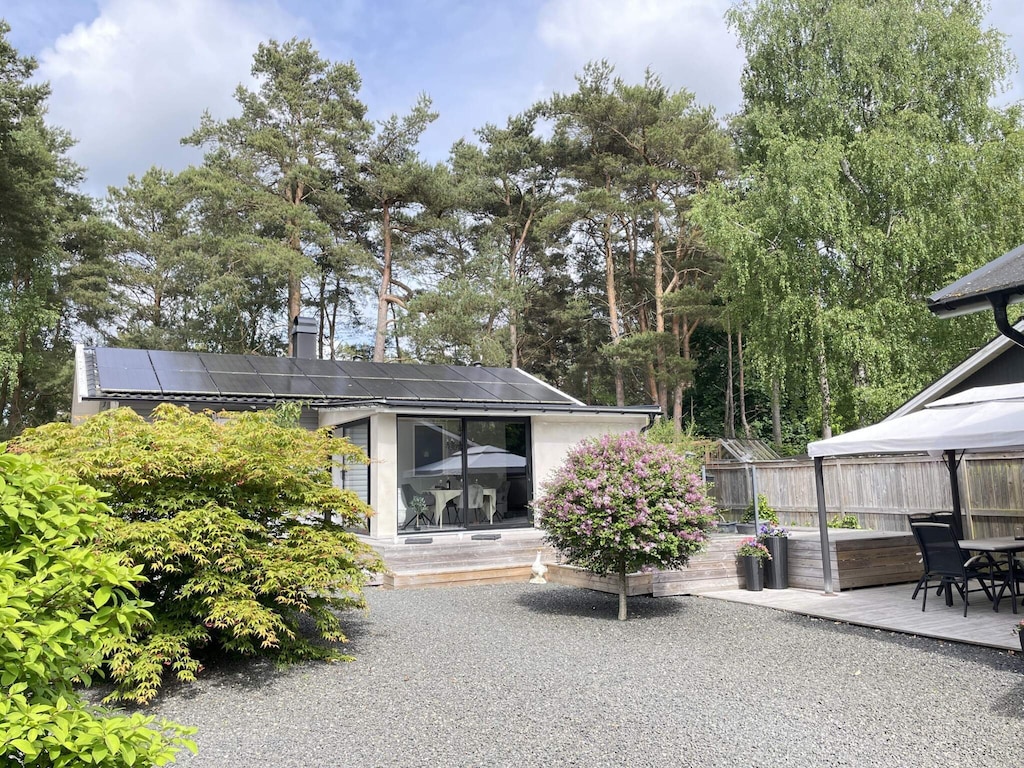 Moderne cottage met terras in Sandskogen
