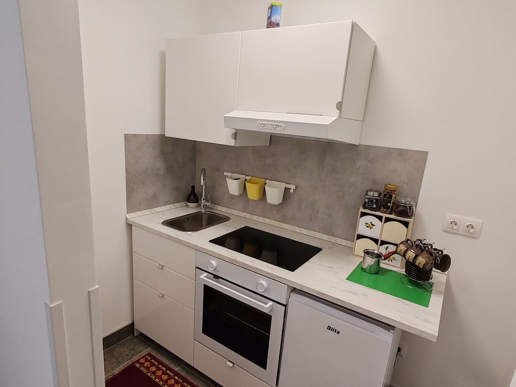Studio Apartment Enter - Studio Apartment With Terrace