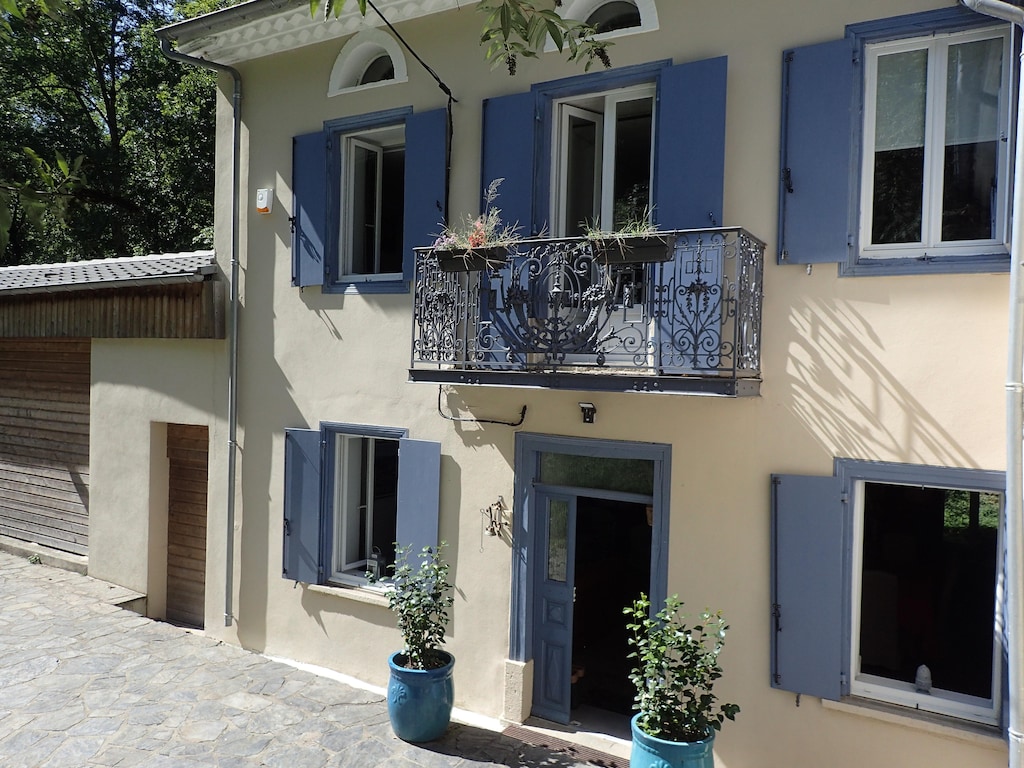 Cottage aan de rivier met spa bij Carcassonne