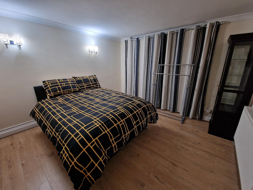 Belvilla Russel Court Hotel | Standard Triple