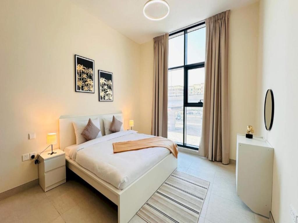 JLT 2BR appartement vlakbij metro en meer
