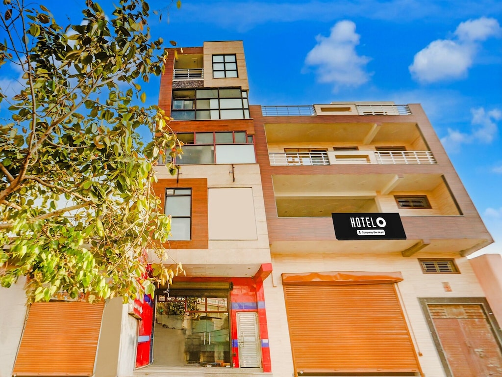 Stadthaus Johri Enclave Metro Station