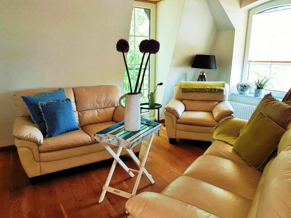 Einladende Ferienwohnung in Wiek mit Garten