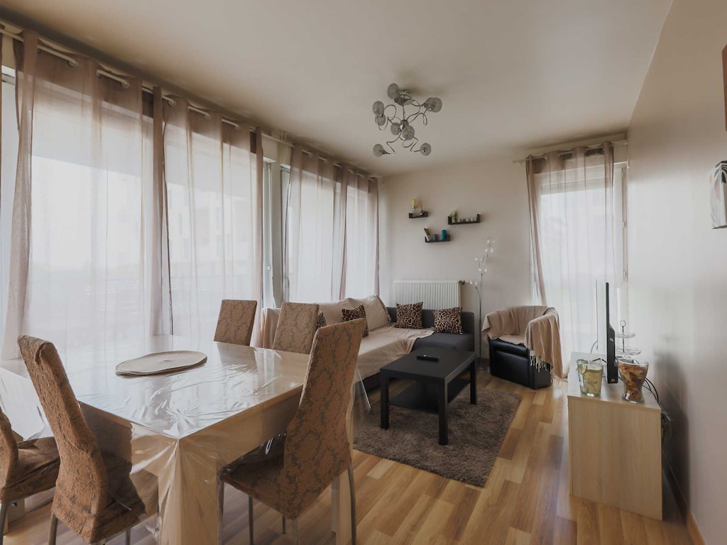 Appartement met airconditioning, 2 slaapkamers en 6 slaapkamers - StOuen/Grand Parc
