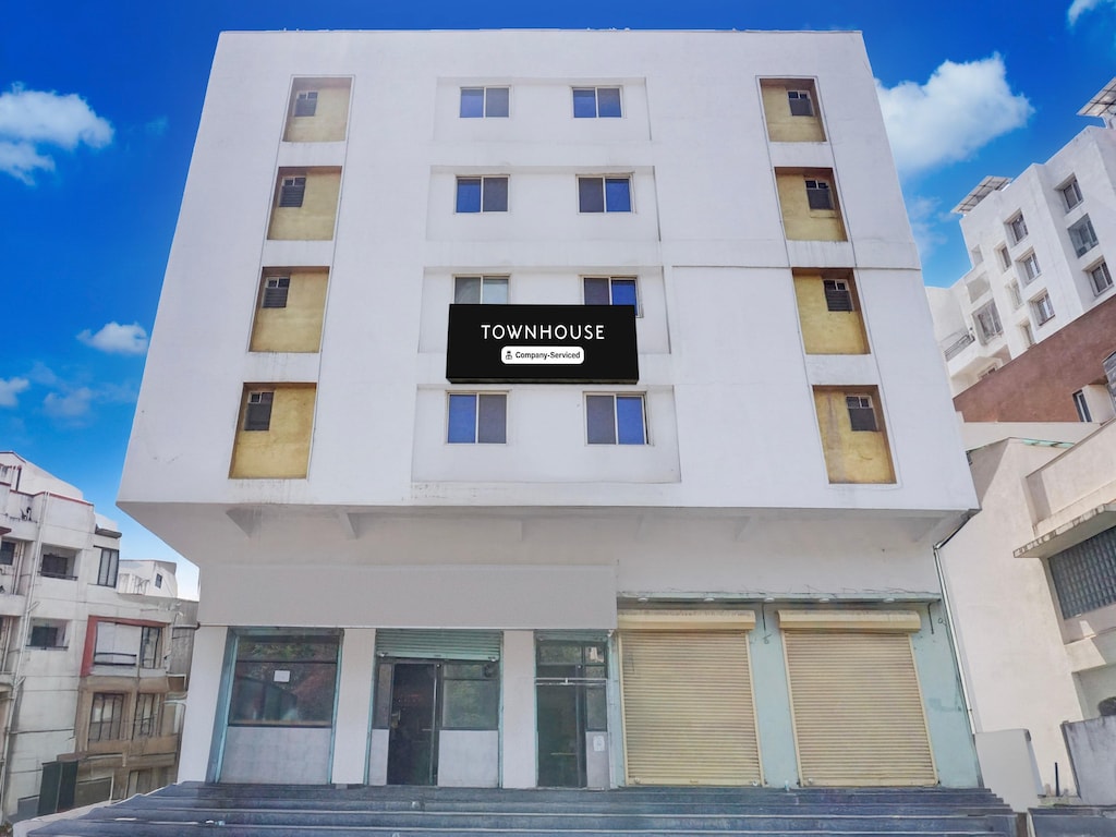 Katraj White Castle Townhouse