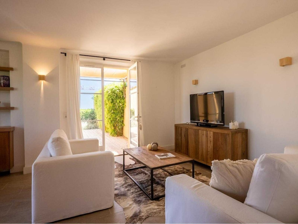 Charmant huis met airconditioning, 2 slaapkamers en 4 slaapkamers - Saint-Tropez
