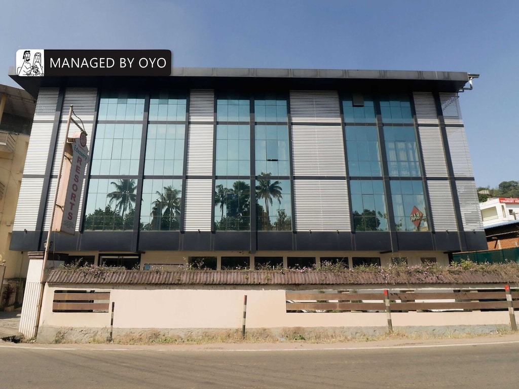 Super Townhouse Edassery Resort