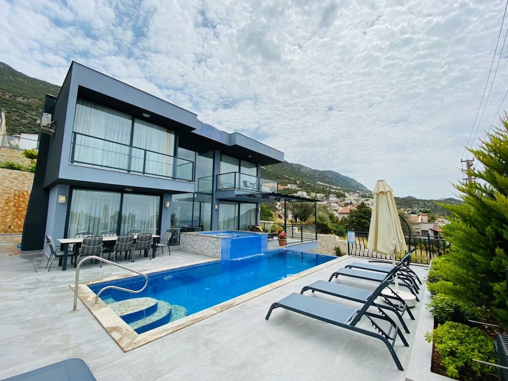 Villa in Kalkan met zwembad