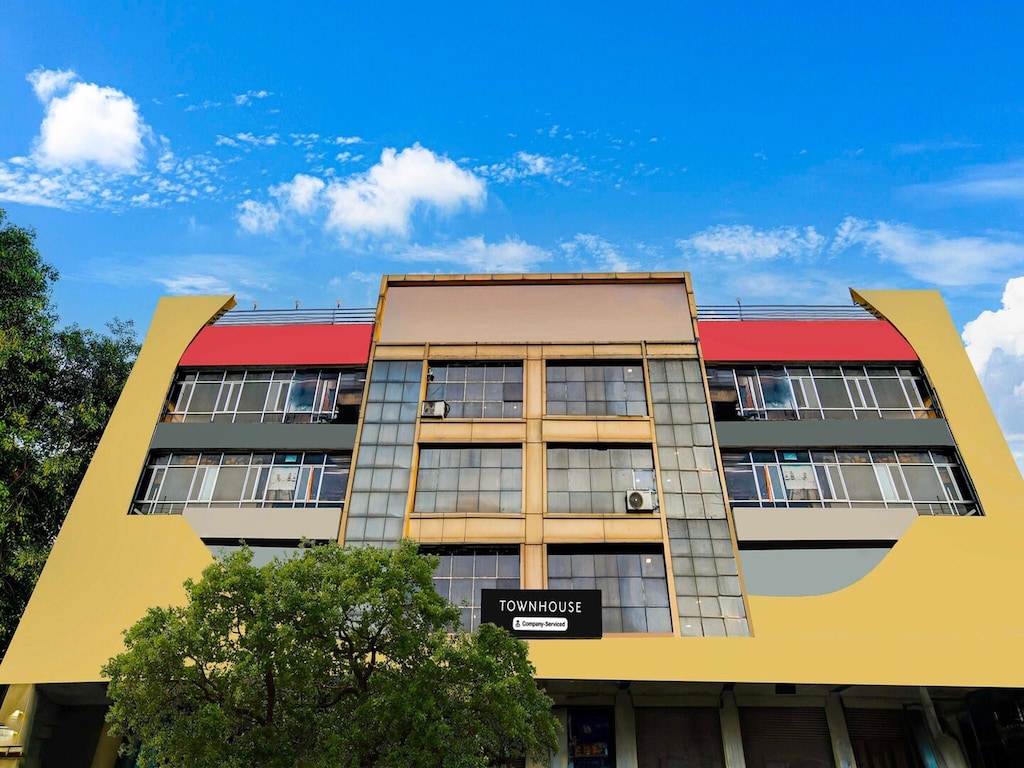 Super Townhouse Indore Junction