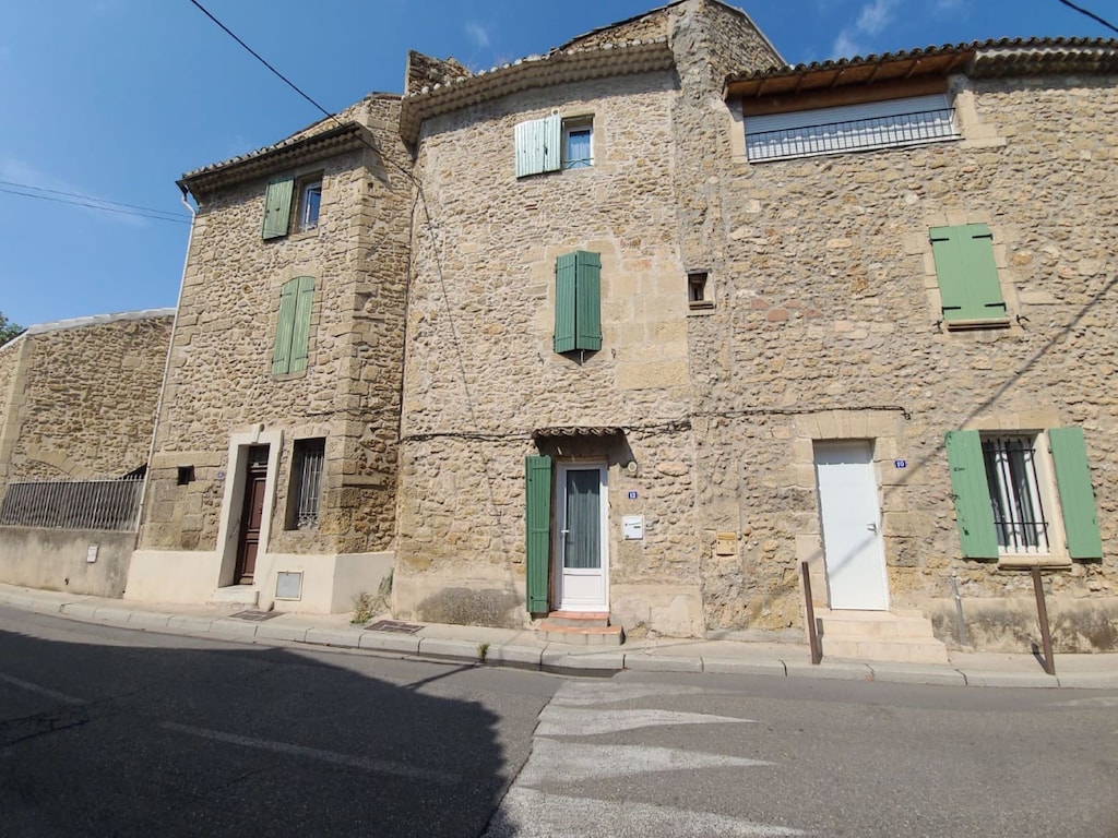 Dorfhaus in Pélissanne in der Nähe von Luberon