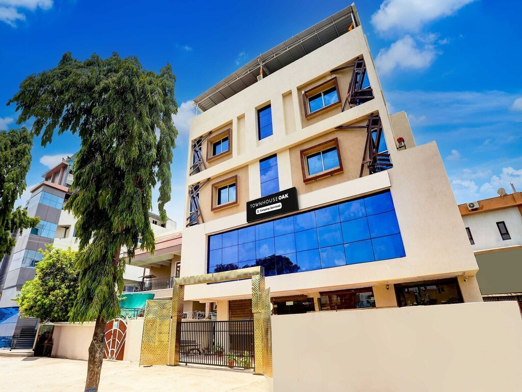 Herenhuis Oak Hoshangabad Capital Mall