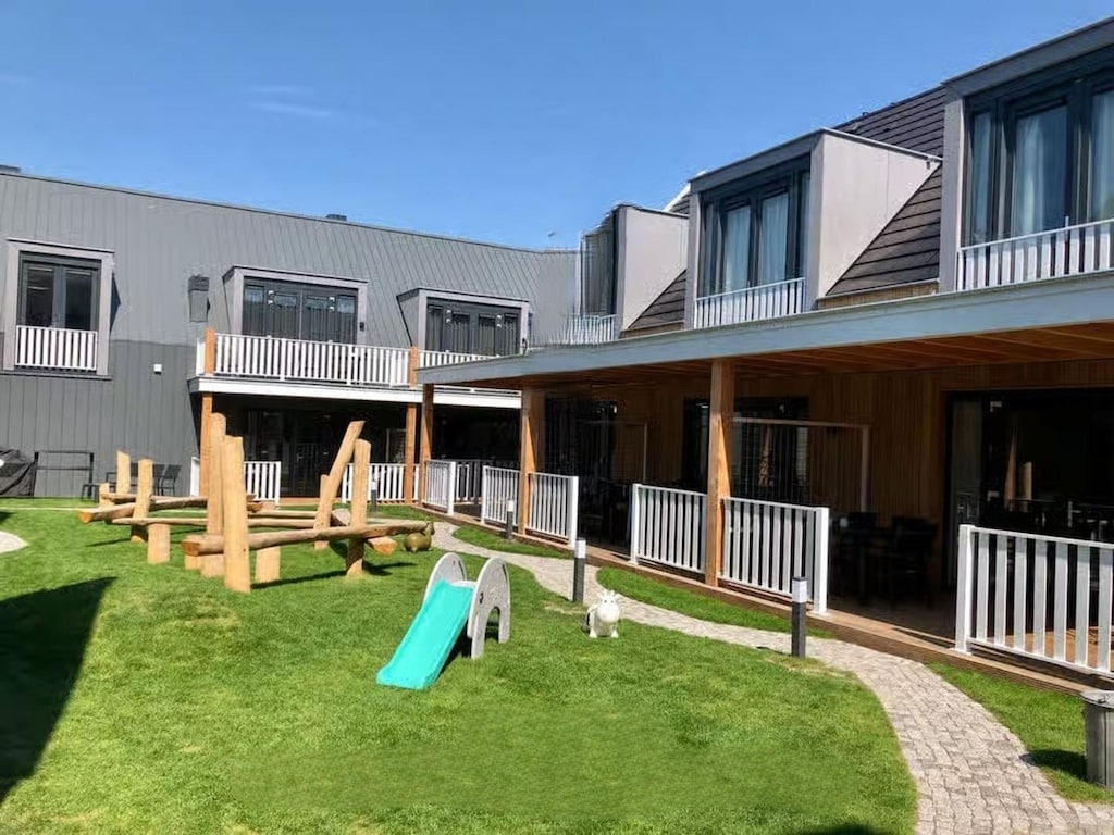Geräumige Lodge mit Veranda in Zoutelande