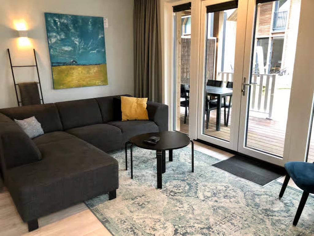 Ruime lodge met veranda in Zoutelande