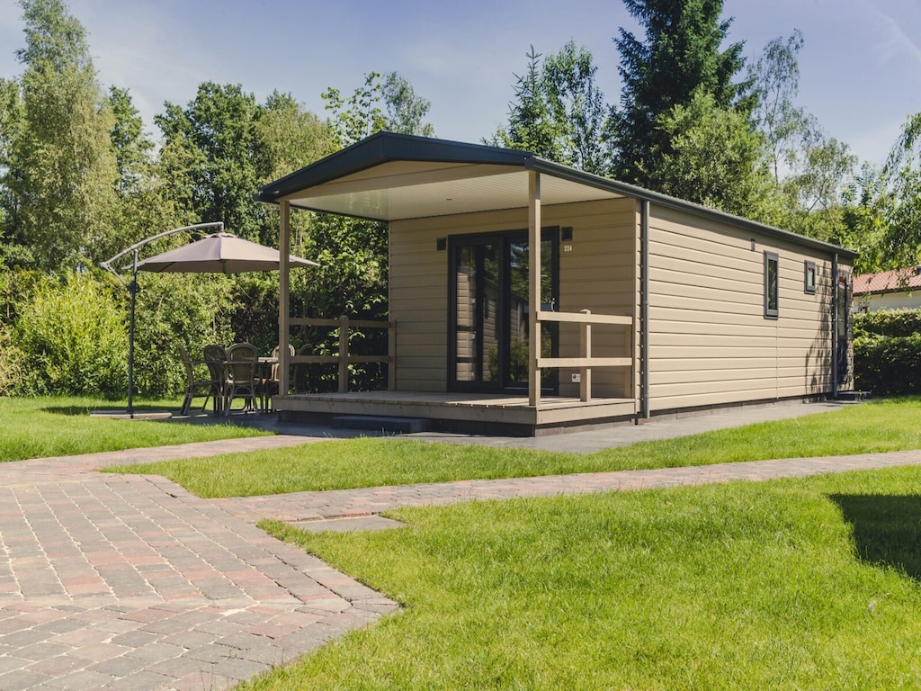Malerische Veranda-Lodges in Overijssel