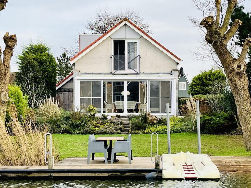 Eleganter Bungalow am Wasser für 6 Personen