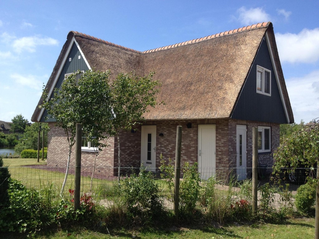 Strandvilla mit Garten und Zugang zum Wasser