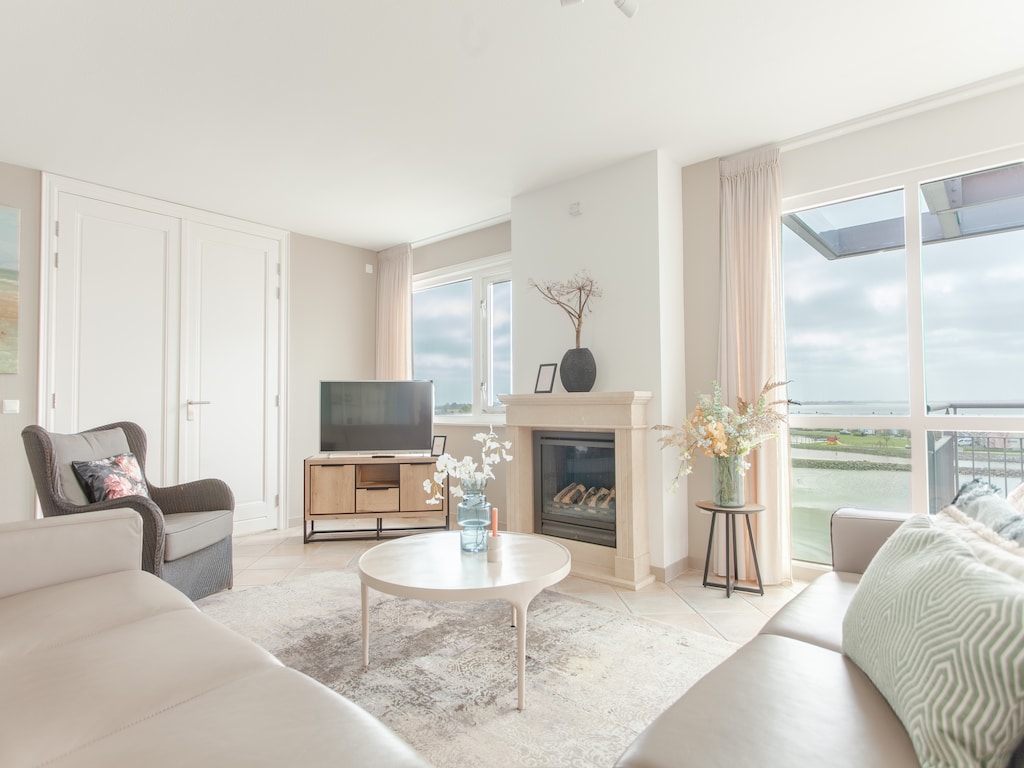 Penthouse-Apartment mit Seeblick