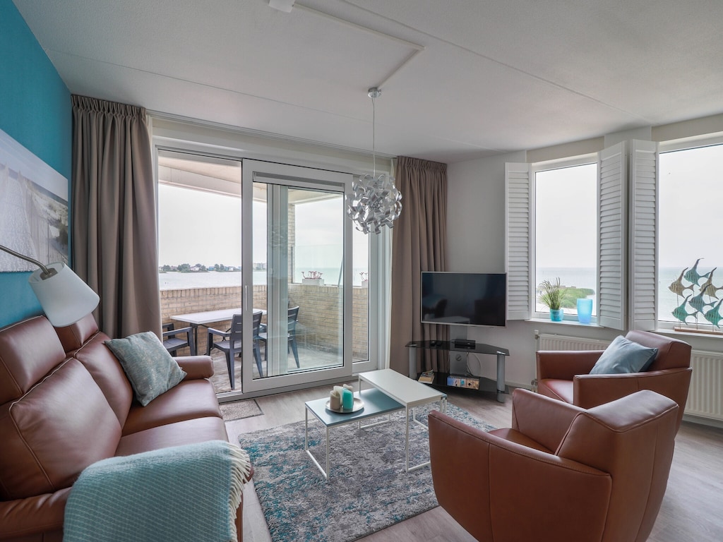 Sonniges Apartment mit Blick auf das IJsselmeer
