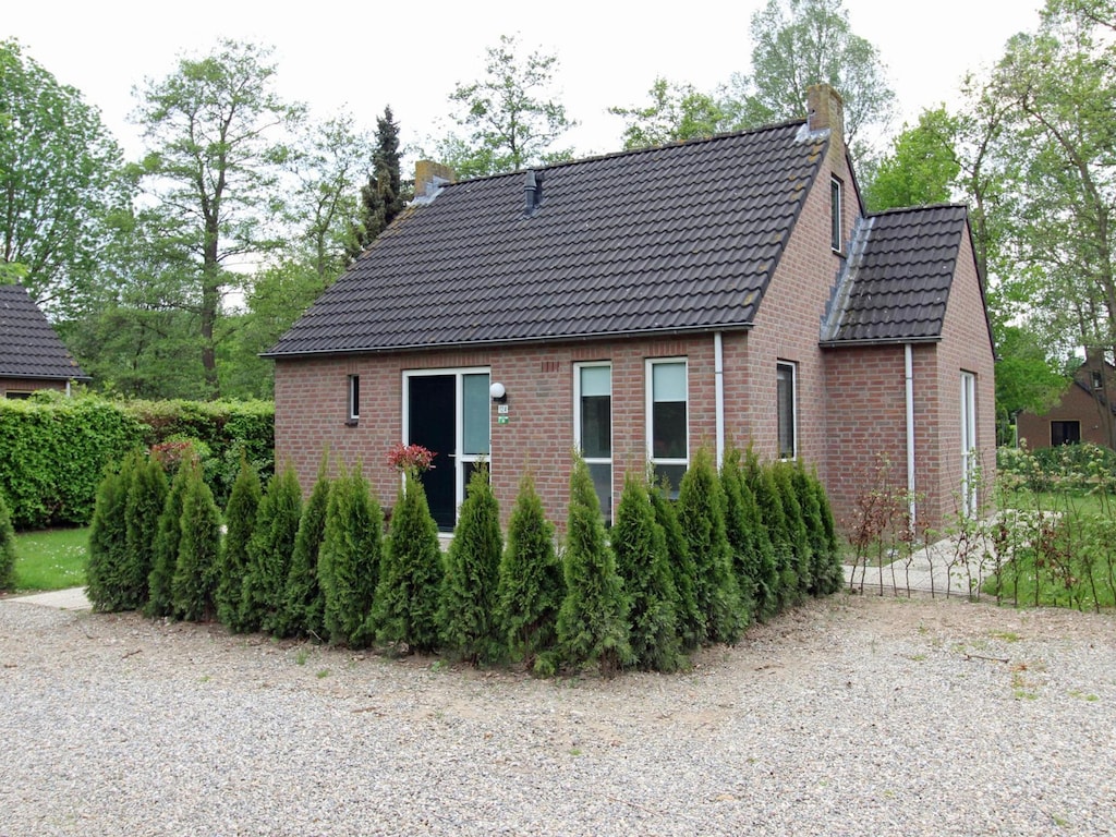 Heller Bungalow in ruhiger Parklage