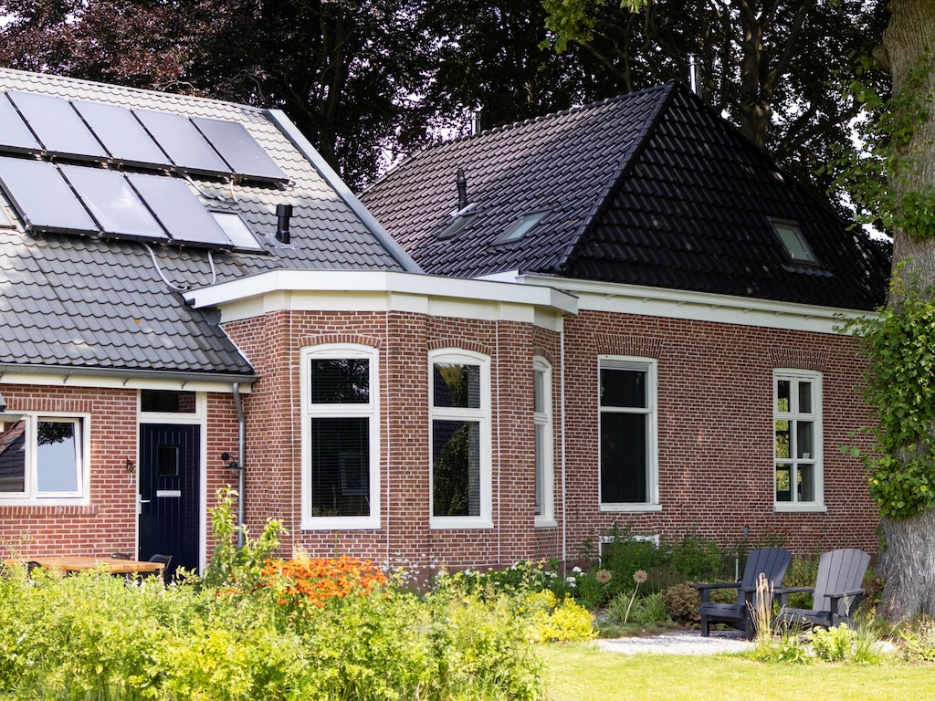 Renoviertes Ferienhaus in Kiel-Windeweer für bis zu 4 Personen, nahe Seen und Kanälen in ruhiger Dorfumgebung.
