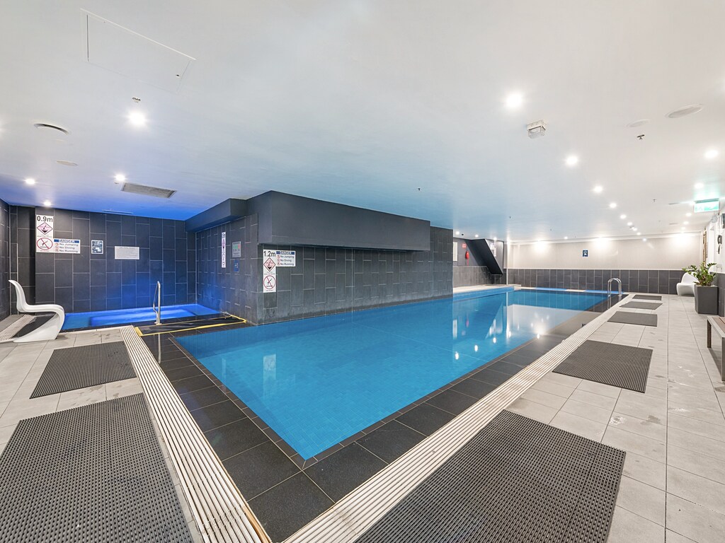 Ongelooflijk uitzicht op de stad vanuit een handig appartement in het CBD