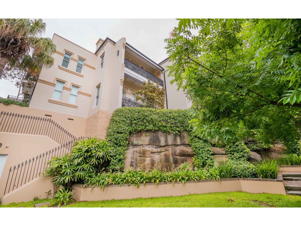 Gerenoveerde studio in bohemian wijk dichtbij de stad