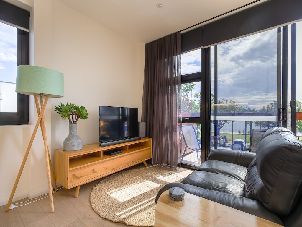 Comfortabel appartement met 2 slaapkamers en uitzicht op de Clyde River
