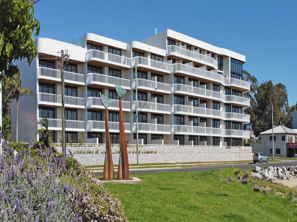 Schitterend 2-slaapkamerappartement met balkon met uitzicht op het water