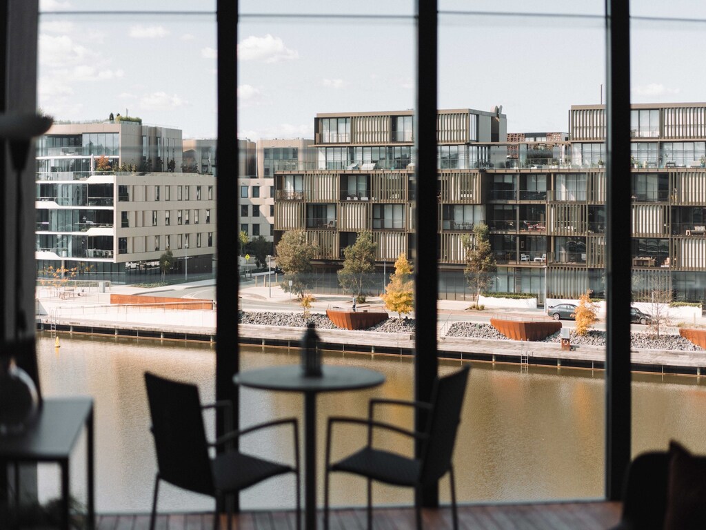 Atemberaubendes 1-Bett über dem Küstenvorland mit Blick aufs Wasser