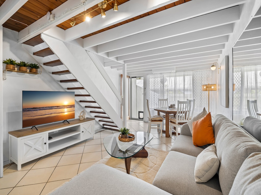 Chique 2-slaapkamerwoning in hutstijl bij Mooloolaba Beach