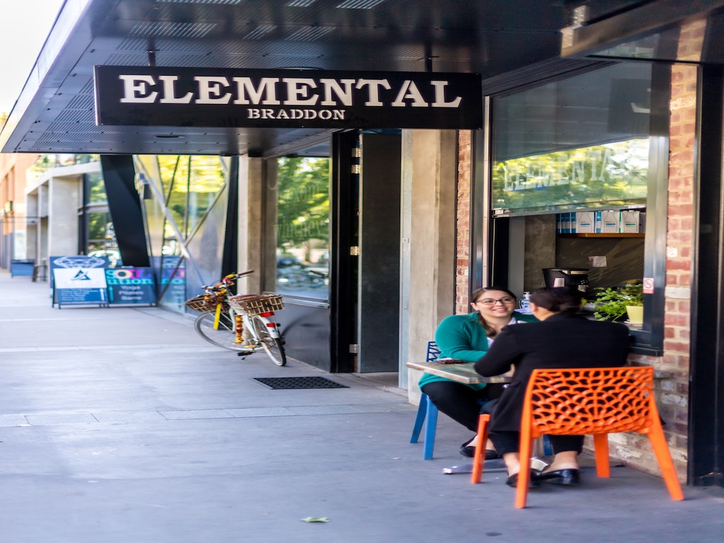 Elegantes Studio mit Parkplatz
