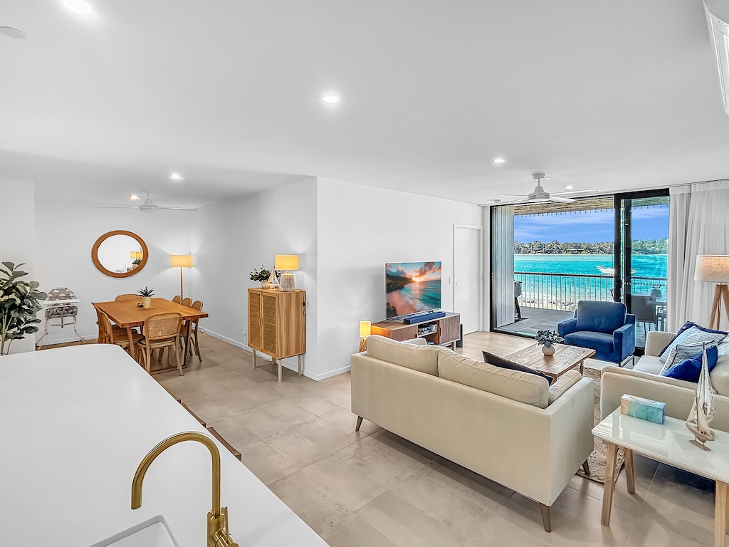 3-slaapkamerappartement met rivierzicht, dakterras en zwembad