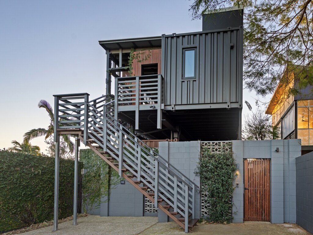 Nieuw boerderijappartement met balkon en uitzicht op de stad