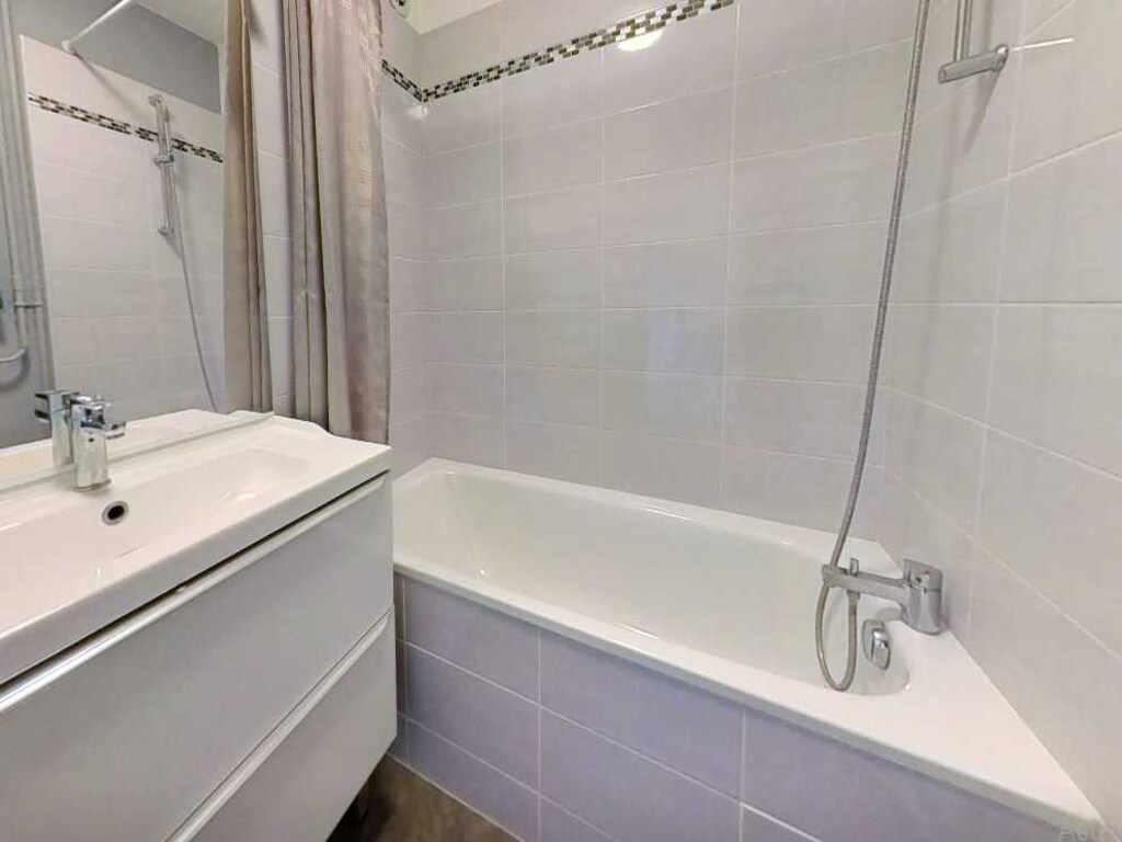 Privékamer in een gedeeld appartement – Lyon 8 e