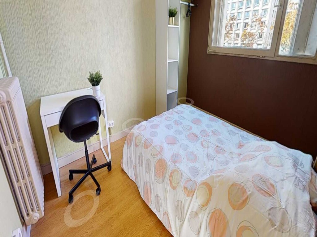 Privékamer in een gedeeld appartement – Lyon 8 e