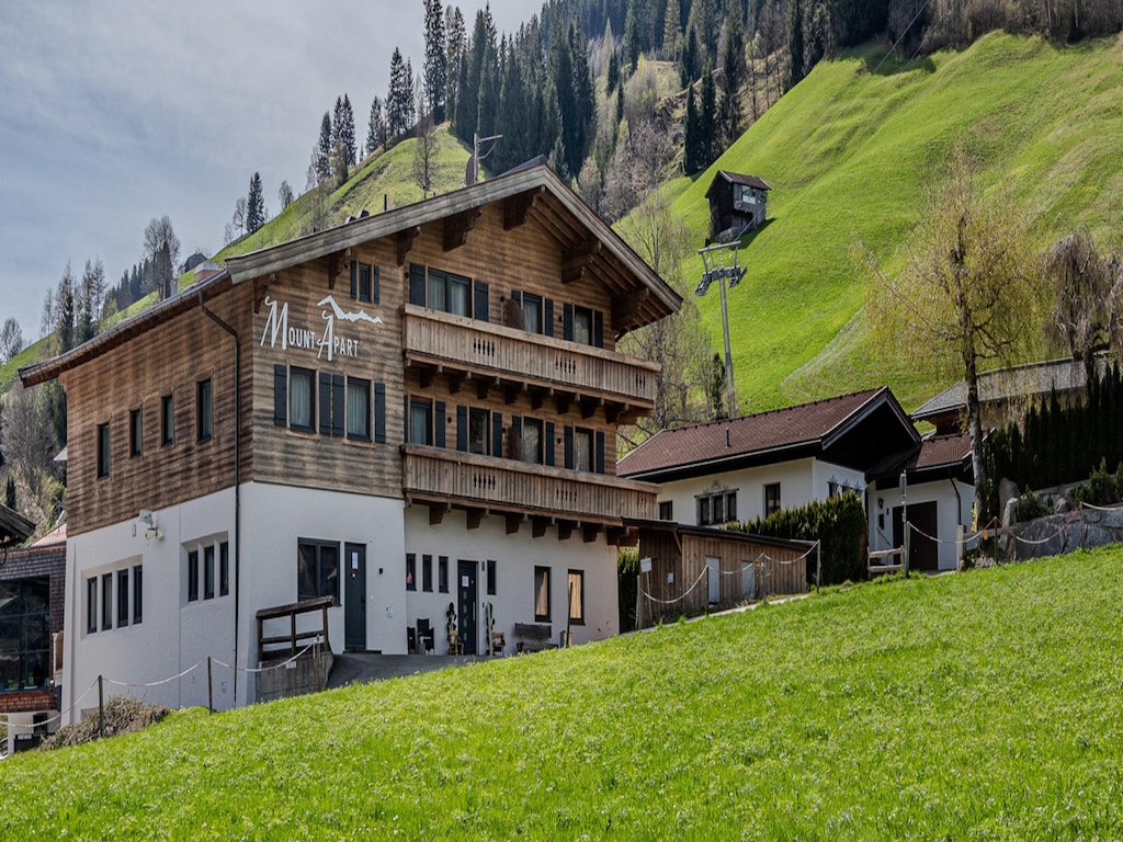 Apartment at the ski lift in Jochberg