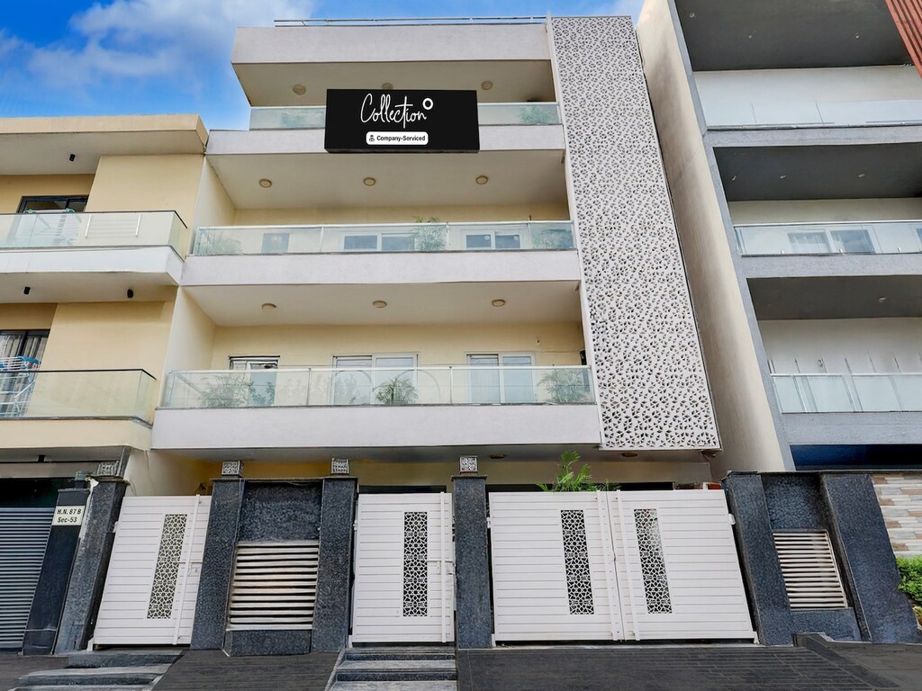 Townhouse Hotel Sec- 54 Golf Course Road