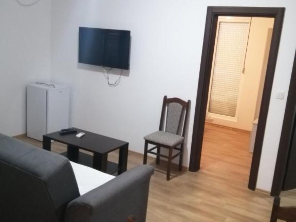 Standard One Bedroom Apartment 6