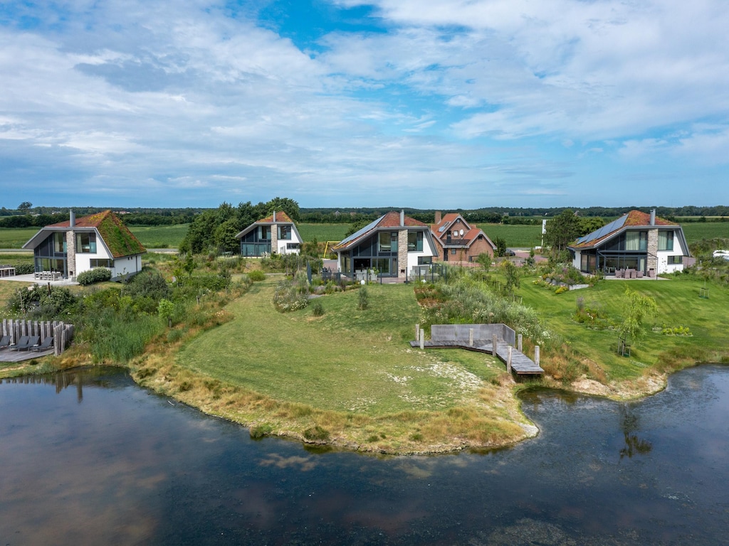 Moderne, luxe en duurzame natuurvilla