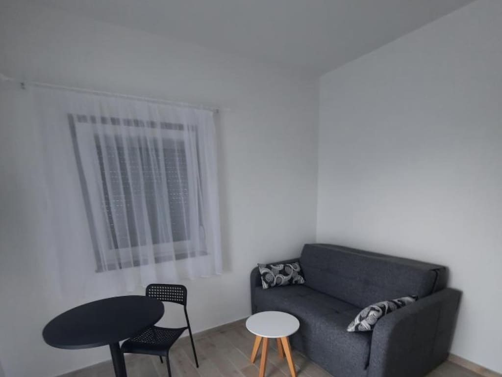 One Bedroom Apartment